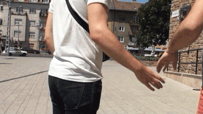 01 gif kezfogas.gif